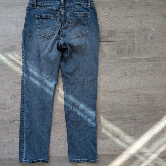 Women's Croft & Barrow Stretch Size 8 Short Jeans - Picture 2 of 4